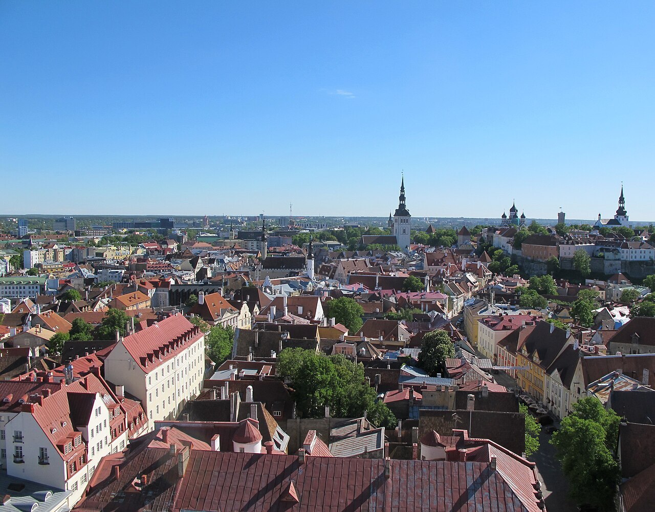 Tallinn et les toits de sa vieille ville.