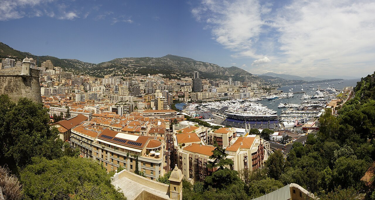 Monaco et son port, vus en panorama.