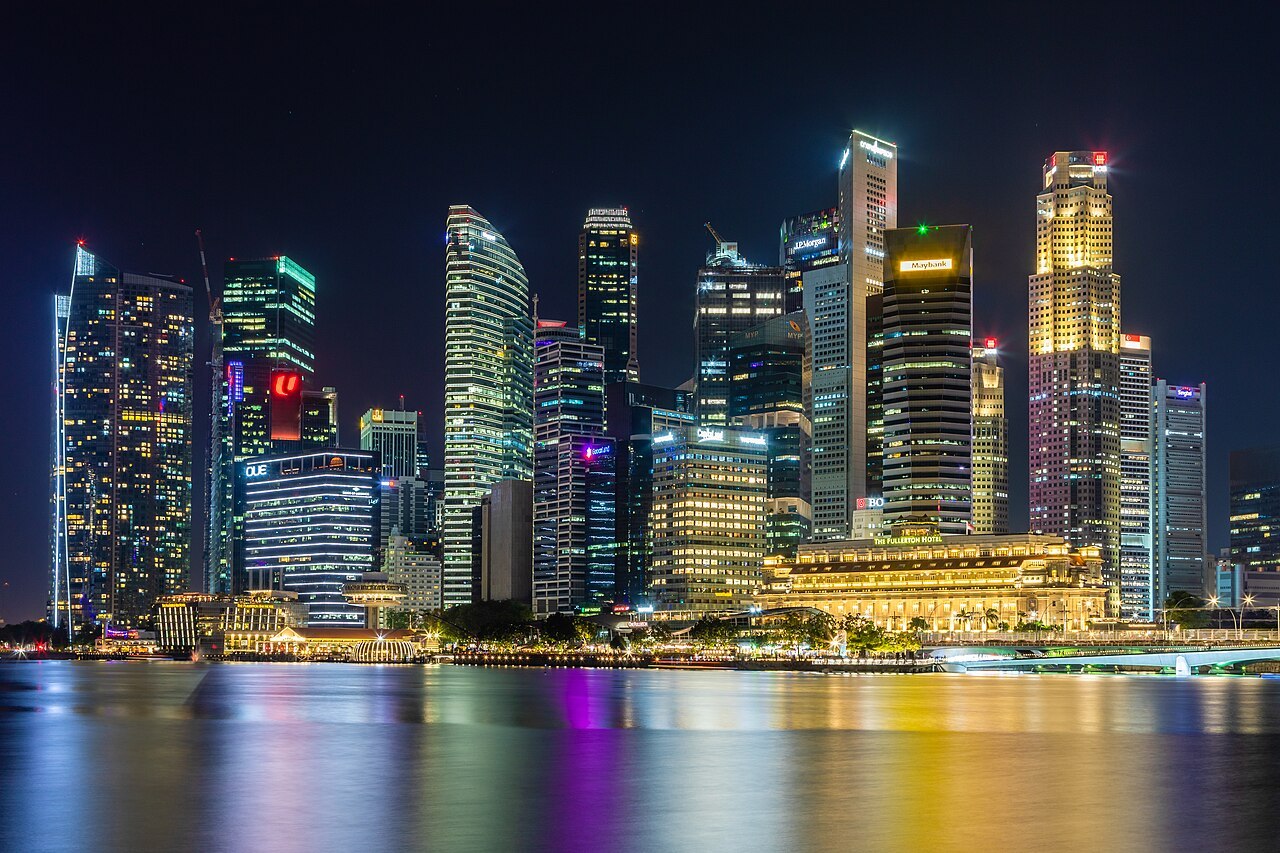 Marina Bay et les gratte-ciel de Singapour.